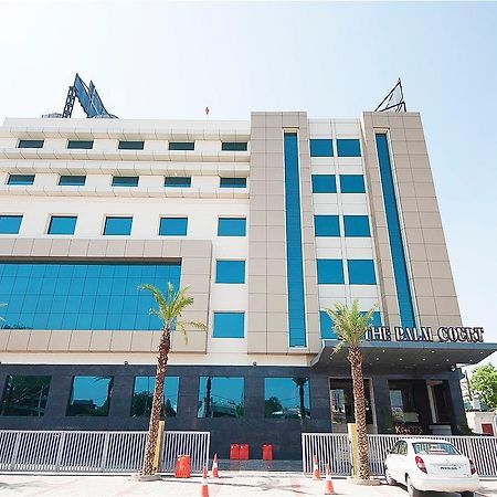 The Palm Court Hotel Ludhijána Kültér fotó