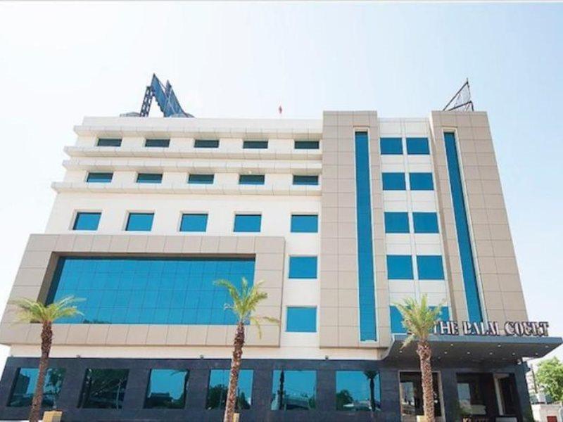 The Palm Court Hotel Ludhijána Kültér fotó