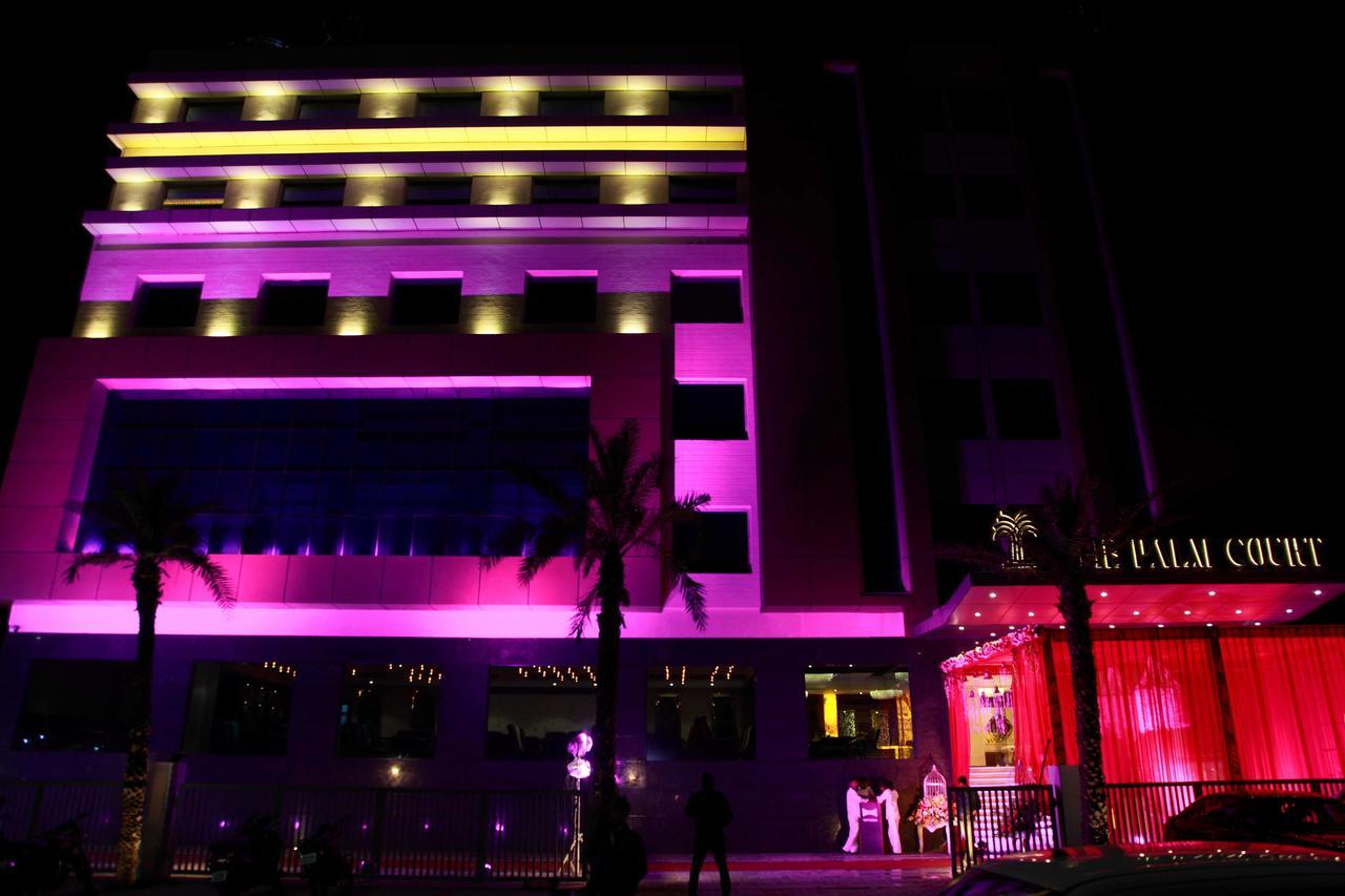 The Palm Court Hotel Ludhijána Kültér fotó